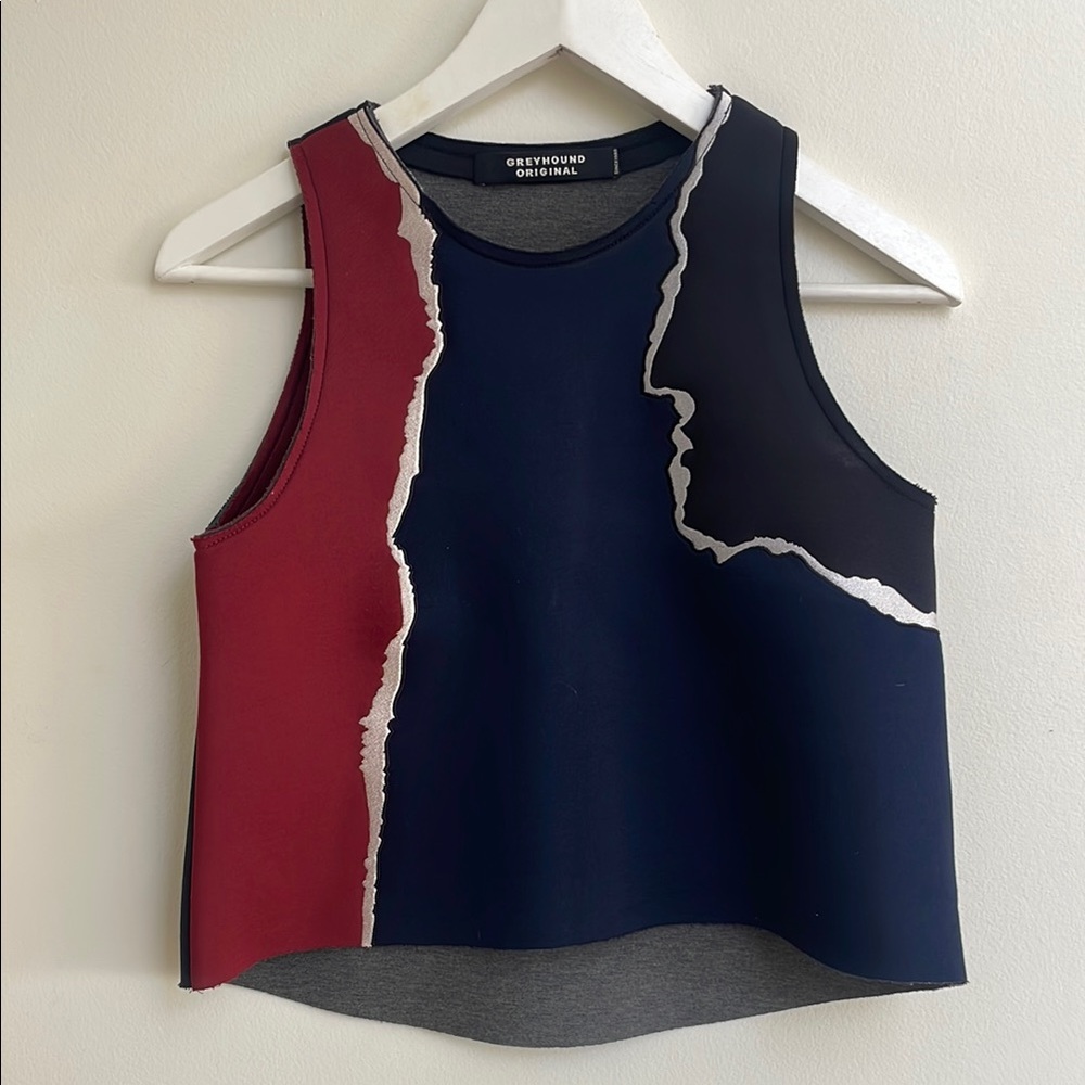 Modern Top. Size S.